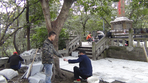 市人民公园:烈士纪念碑维修翻新