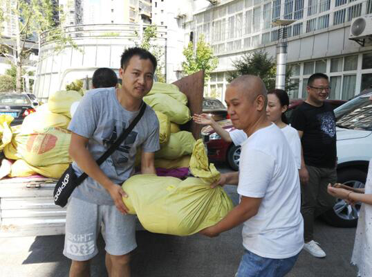 达川区龙会乡熊家沟村第一书记李金华:废寝忘