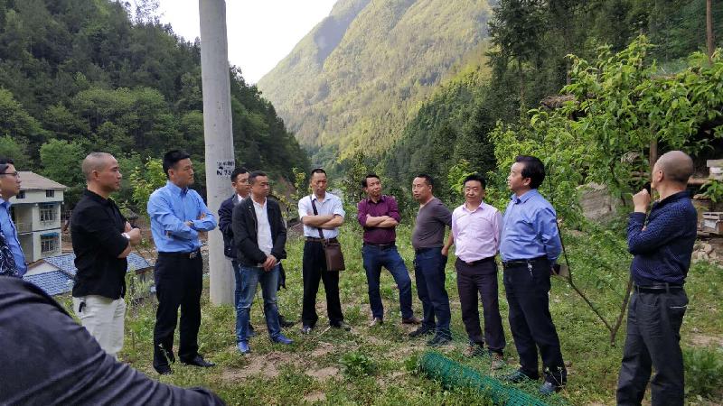 万源市副市长余学海赴曹家乡调研脱贫攻坚工作