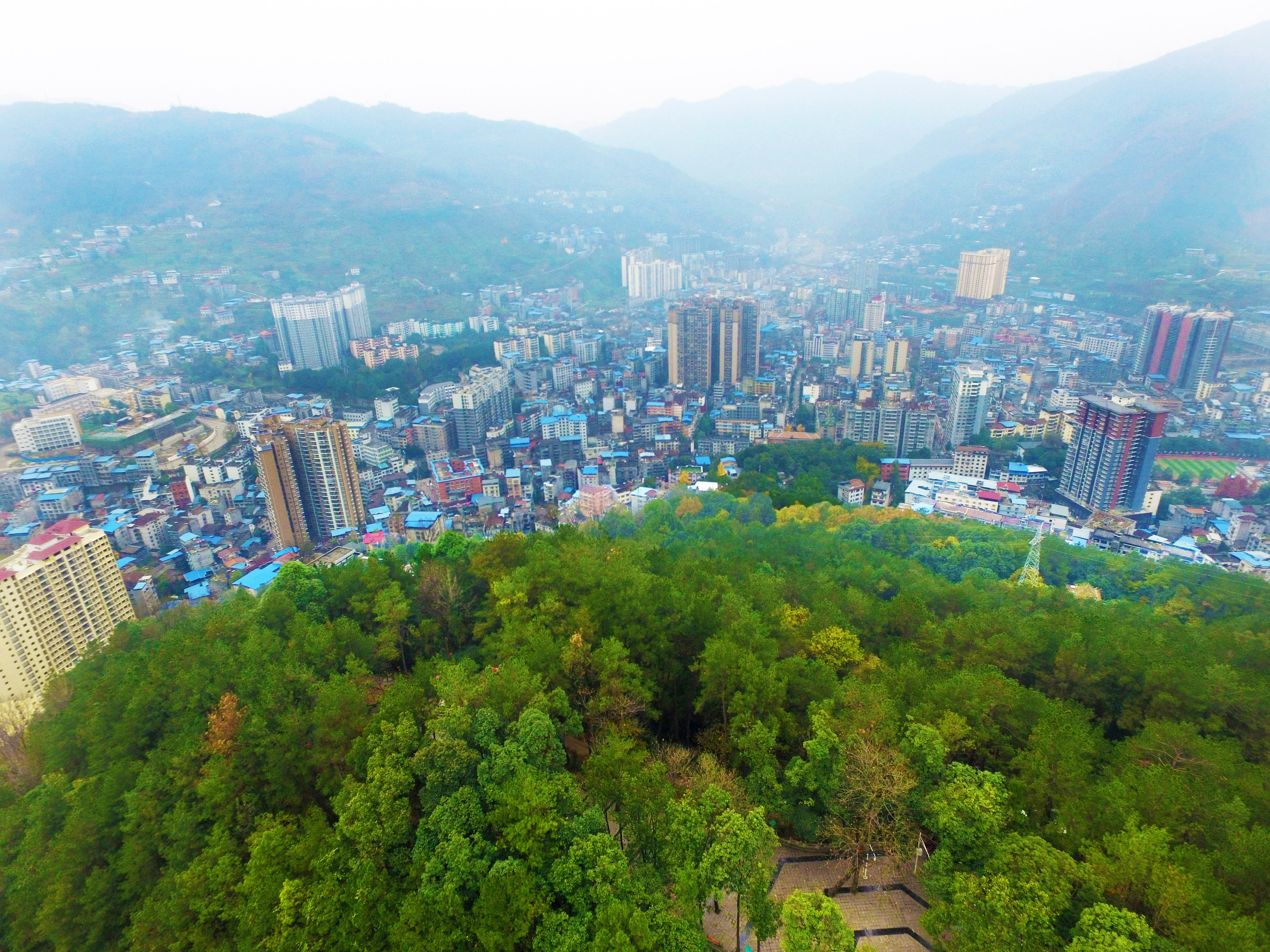 万源人口_万源八台山图片