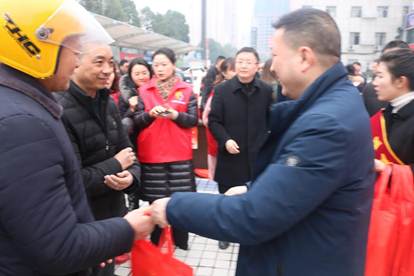 大竹县启动2019年温暖回家路关爱返乡农民工