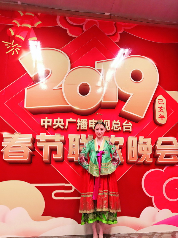 2019年央视春晚舞台上有两位达州姑娘,请为他