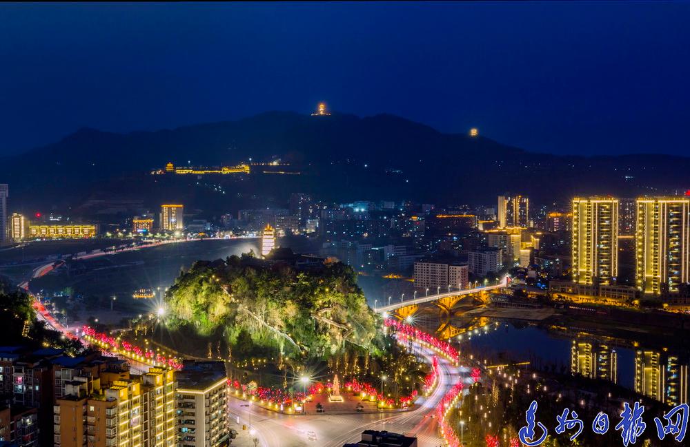 达州城区夜景图(赵季 摄影)
