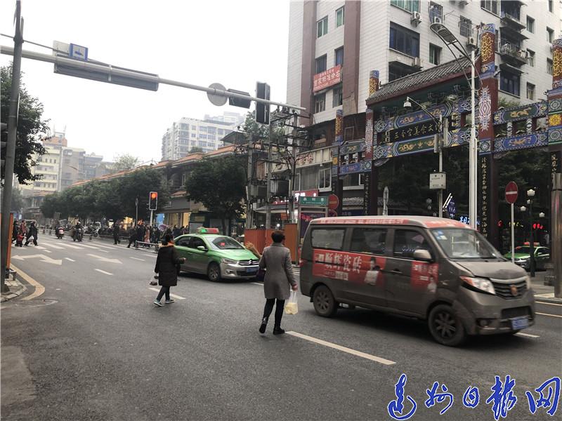 街道大概有多少人口_保田镇有多少人口(3)