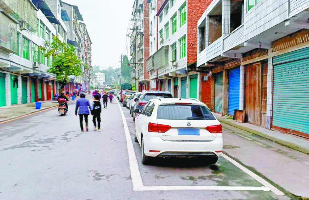 渠县李馥镇整治场镇乱象取得成效