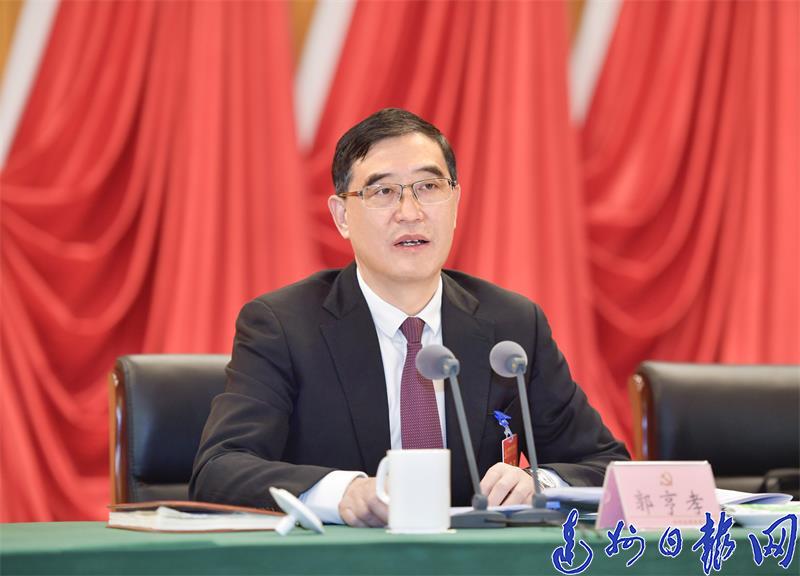 市委副书记、市长郭亨孝安排部署2021年经济工作。（黄江涛 摄）.jpg