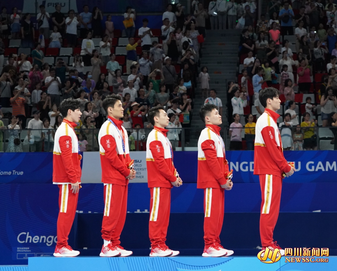 中国队在颁奖仪式上 (2).jpg