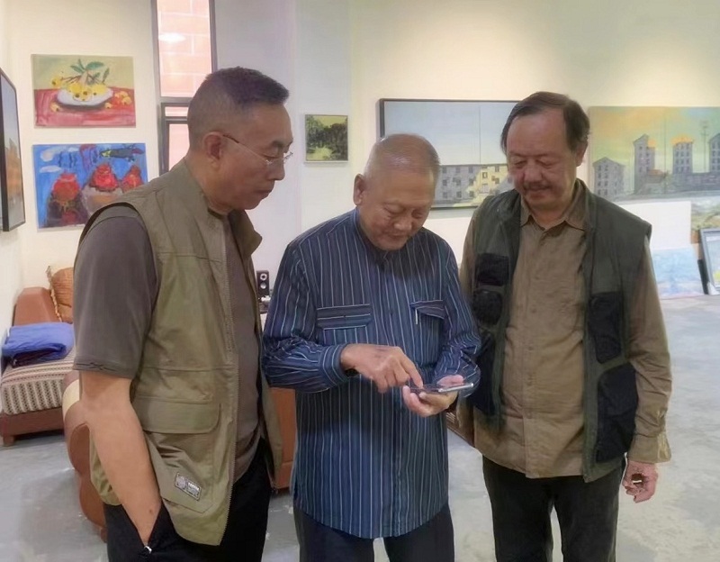  马来西亚国际艺术博览会创办人漫步515艺术创窟