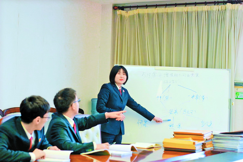  开江县检察院携手工商联、税务机关走进当地工业园区开展涉税法治宣讲活动
