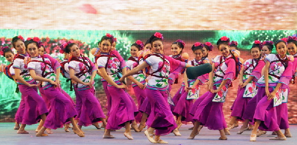 背上背了一个胖娃娃,回了回娘家 - 达州日报网