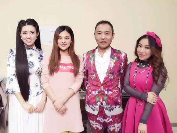 祁隆携手隆娱文化全体歌手为菏泽家乡好人歌唱