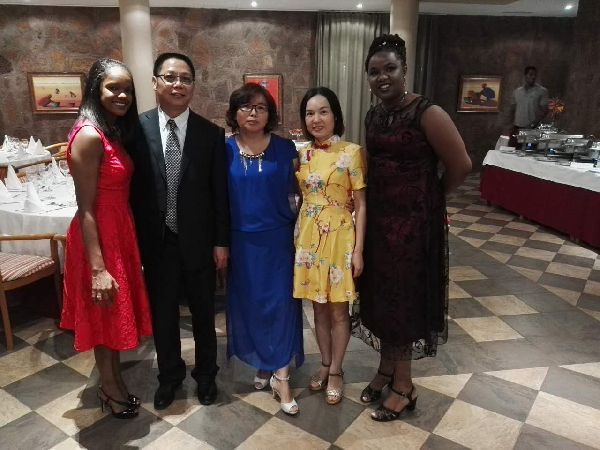 温暖异国的达州女医生