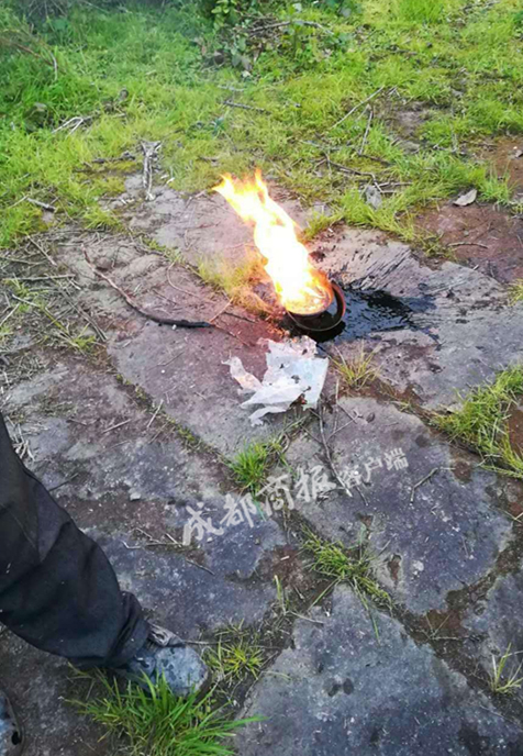 稀罕!渠县文崇村民打井钻出石油?